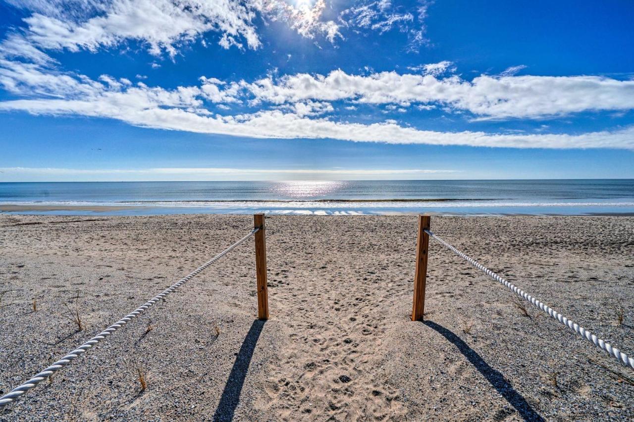 Oak Island Beachfront Condo With Community Pool エクステリア 写真