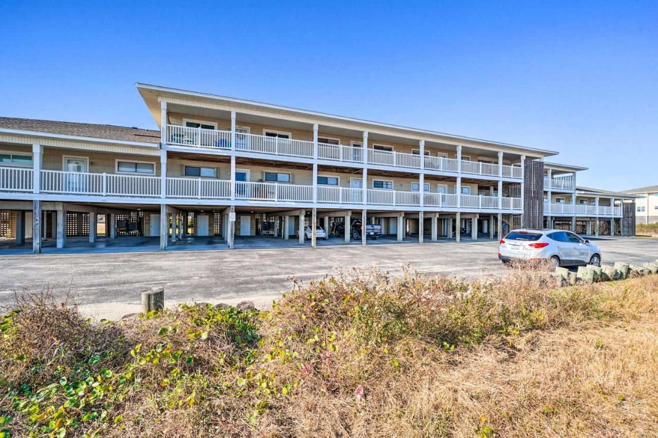 Oak Island Beachfront Condo With Community Pool エクステリア 写真