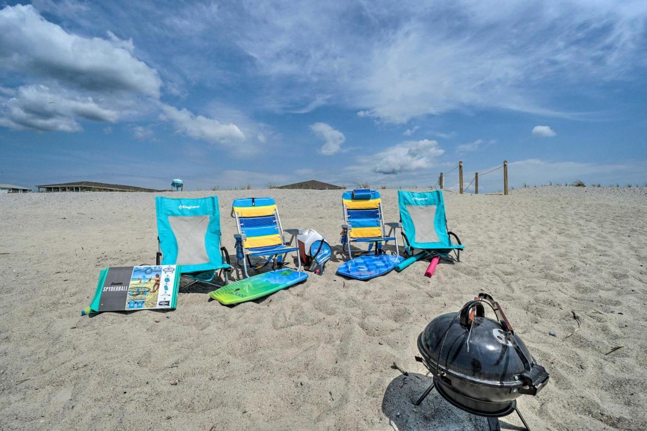 Oak Island Beachfront Condo With Community Pool エクステリア 写真