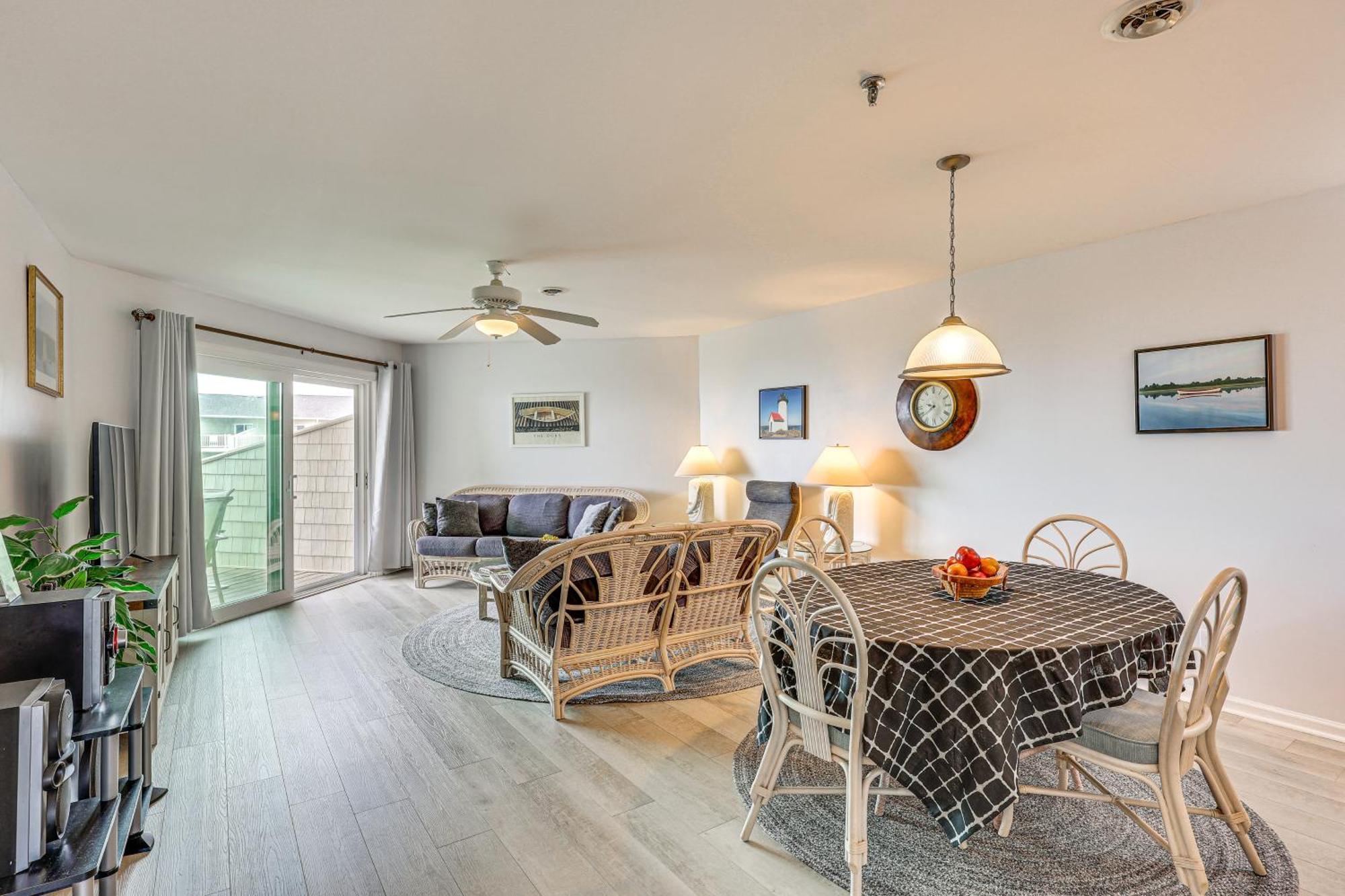 Oak Island Beachfront Condo With Community Pool エクステリア 写真