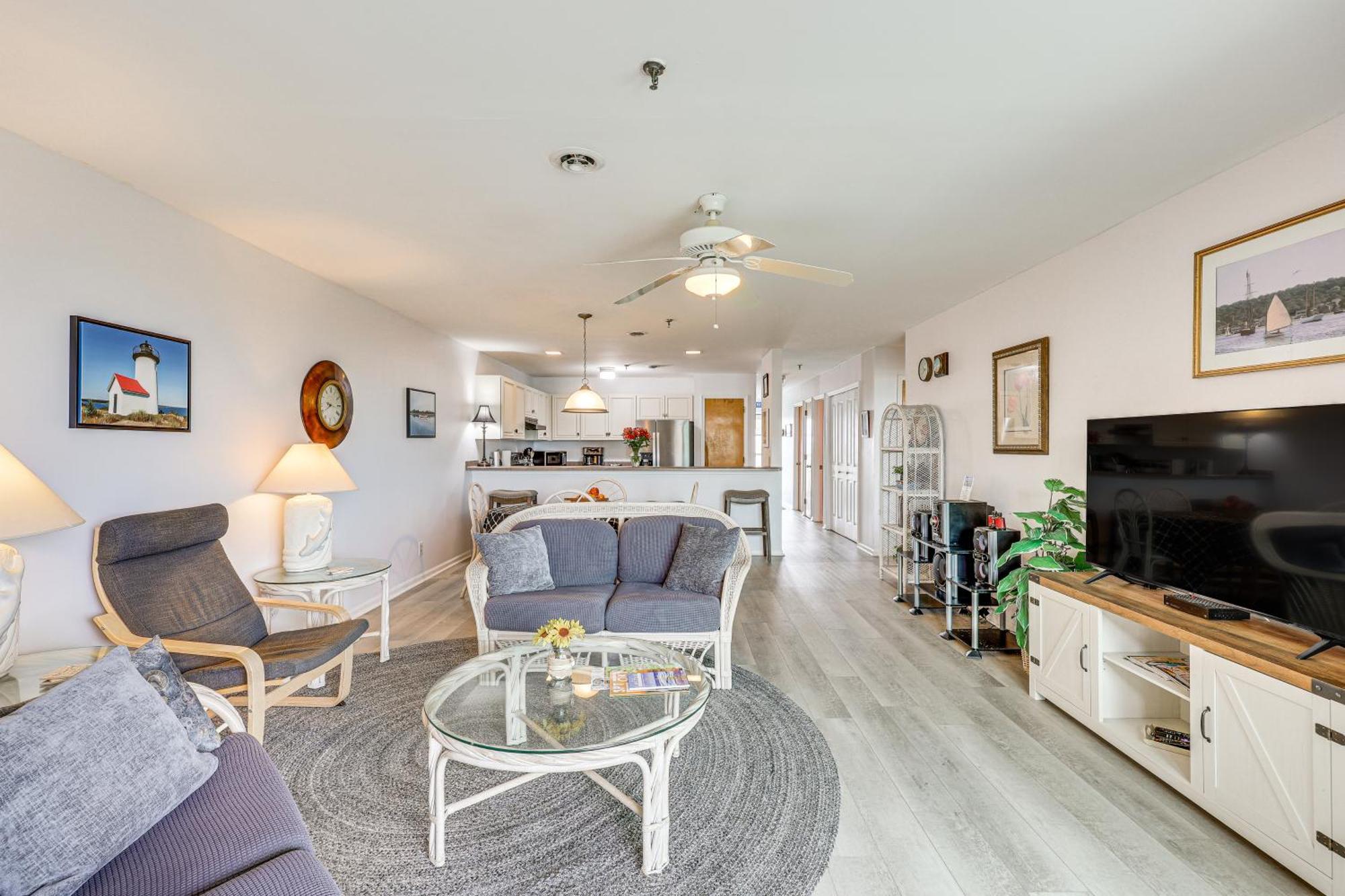Oak Island Beachfront Condo With Community Pool エクステリア 写真